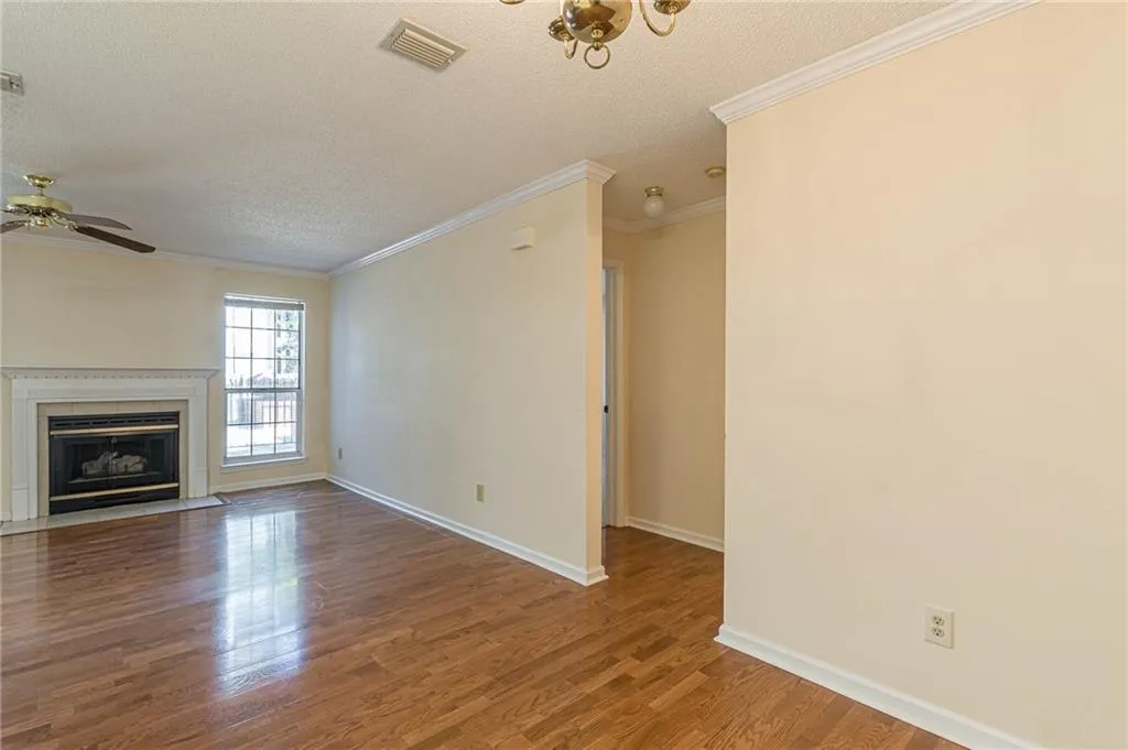 607 Granville Court, Sandy Springs, Georgia 30328, 2 Bedrooms Bedrooms, ,2 BathroomsBathrooms,Residential,Sold,607 Granville Court,7213086