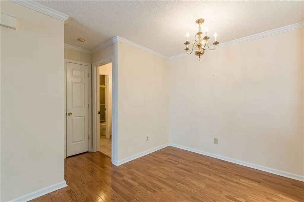 607 Granville Court, Sandy Springs, Georgia 30328, 2 Bedrooms Bedrooms, ,2 BathroomsBathrooms,Residential,Sold,607 Granville Court,7213086