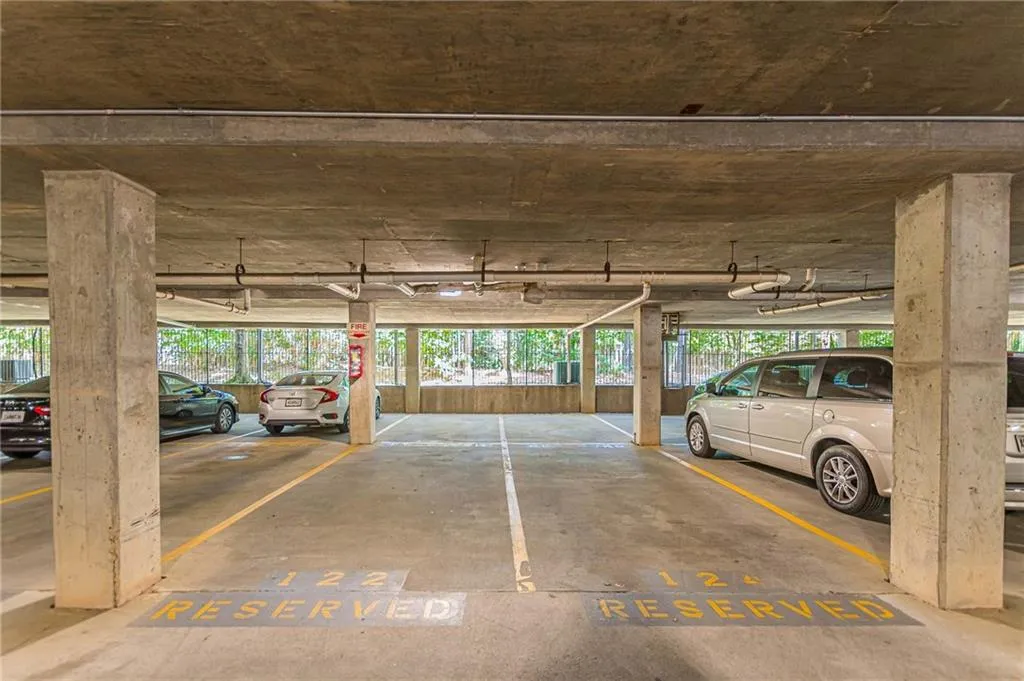 607 Granville Court, Sandy Springs, Georgia 30328, 2 Bedrooms Bedrooms, ,2 BathroomsBathrooms,Residential,Sold,607 Granville Court,7213086