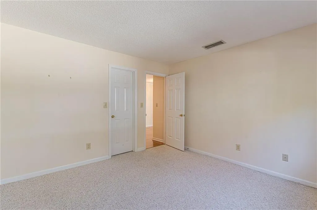 607 Granville Court, Sandy Springs, Georgia 30328, 2 Bedrooms Bedrooms, ,2 BathroomsBathrooms,Residential,Sold,607 Granville Court,7213086