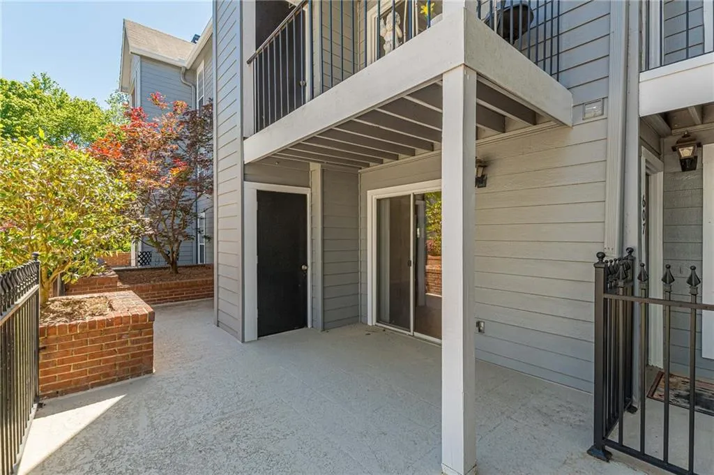 607 Granville Court, Sandy Springs, Georgia 30328, 2 Bedrooms Bedrooms, ,2 BathroomsBathrooms,Residential,Sold,607 Granville Court,7213086