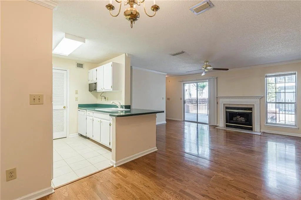 607 Granville Court, Sandy Springs, Georgia 30328, 2 Bedrooms Bedrooms, ,2 BathroomsBathrooms,Residential,Sold,607 Granville Court,7213086