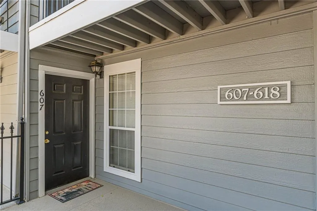 607 Granville Court, Sandy Springs, Georgia 30328, 2 Bedrooms Bedrooms, ,2 BathroomsBathrooms,Residential,Sold,607 Granville Court,7213086