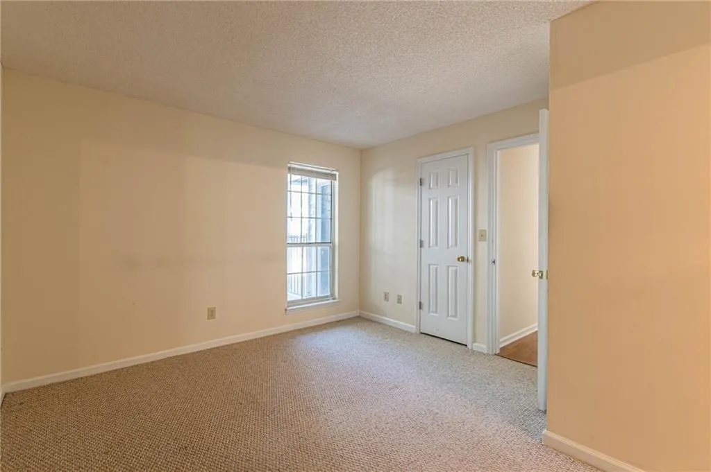 607 Granville Court, Sandy Springs, Georgia 30328, 2 Bedrooms Bedrooms, ,2 BathroomsBathrooms,Residential,Sold,607 Granville Court,7213086