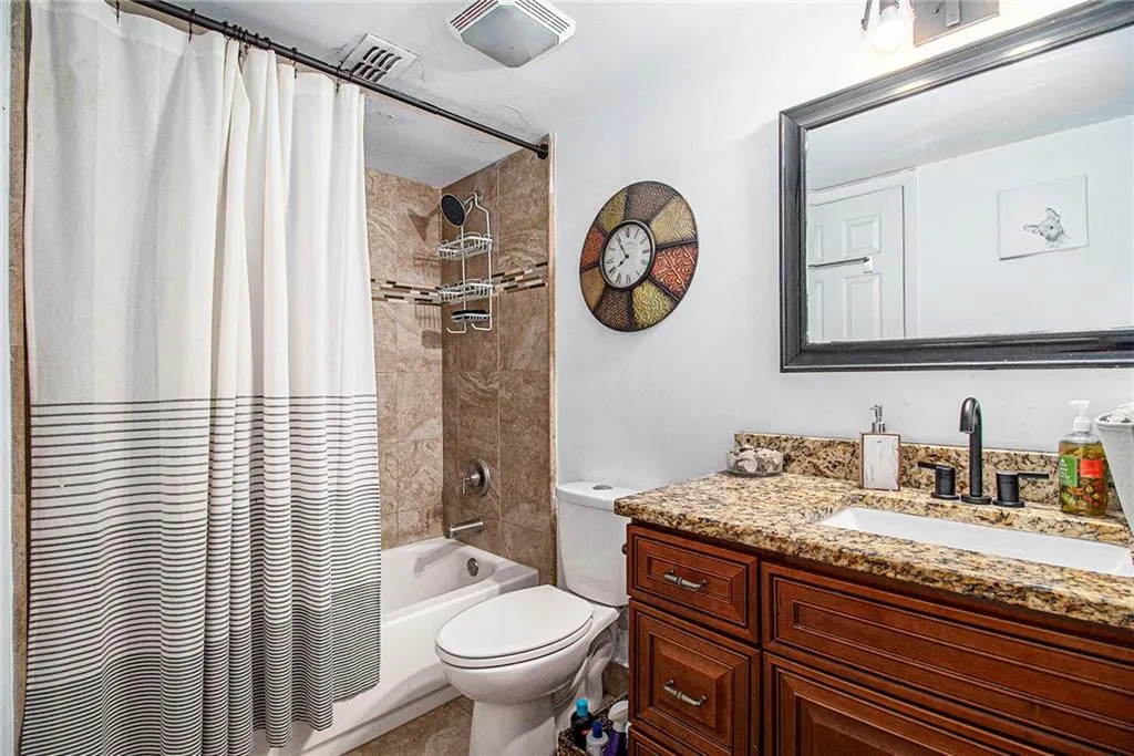 795 Hammond Drive Unit 206, Atlanta, Georgia 30328, 2 Bedrooms Bedrooms, ,1 BathroomBathrooms,Residential,For Sale,795 Hammond Drive Unit 206,7681493