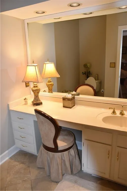 7375 Talbot Colony, Sandy Springs, Georgia 30328, 3 Bedrooms Bedrooms, ,3 BathroomsBathrooms,Residential,Sold,7375 Talbot Colony,6063068