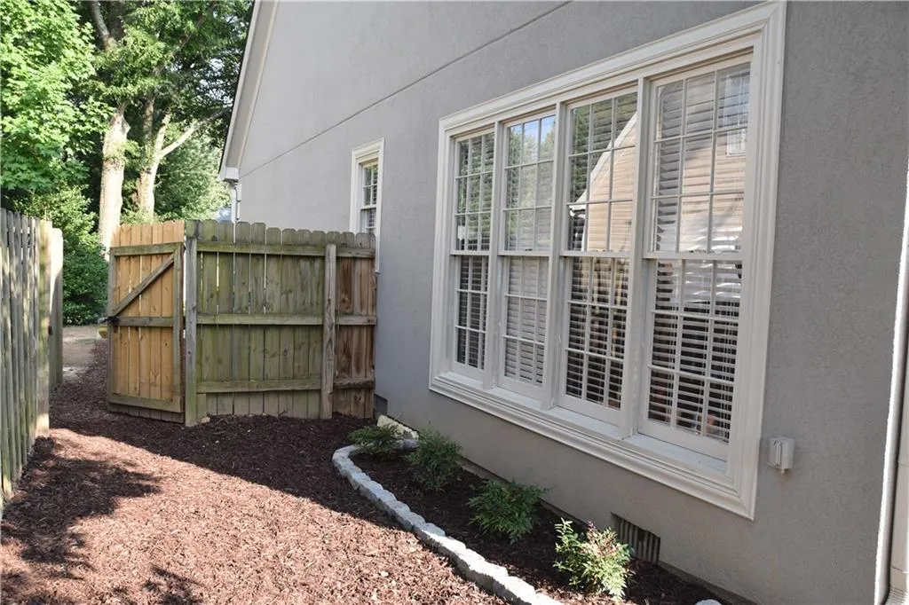 7375 Talbot Colony, Sandy Springs, Georgia 30328, 3 Bedrooms Bedrooms, ,3 BathroomsBathrooms,Residential,Sold,7375 Talbot Colony,6063068