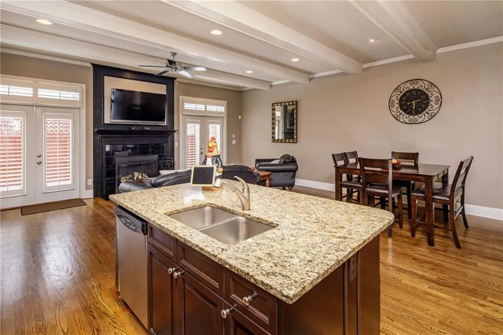 686 Lockton Place, Sandy Springs, Georgia 30342, 4 Bedrooms Bedrooms, ,4 BathroomsBathrooms,Residential,Sold,686 Lockton Place,5969385