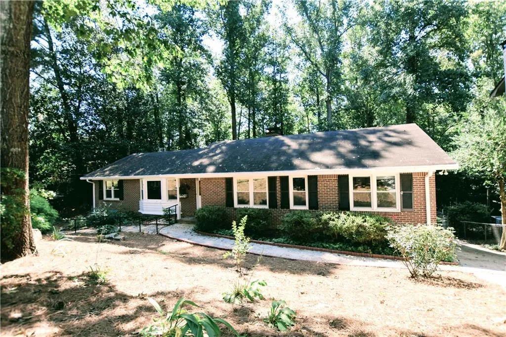 375 Elden Drive, Sandy Springs, Georgia 30342, 3 Bedrooms Bedrooms, ,2 BathroomsBathrooms,Residential,Sold,375 Elden Drive,5867749