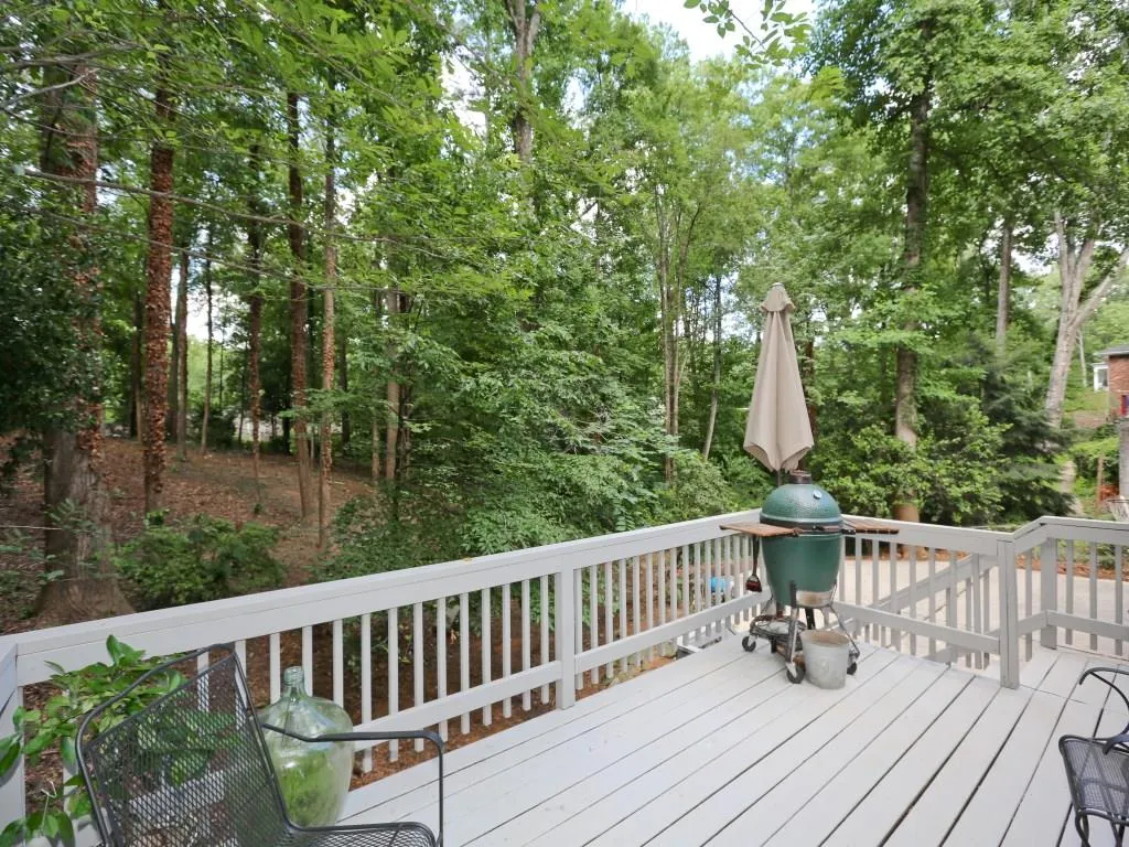 375 Elden Drive, Sandy Springs, Georgia 30342, 3 Bedrooms Bedrooms, ,2 BathroomsBathrooms,Residential,Sold,375 Elden Drive,5867749