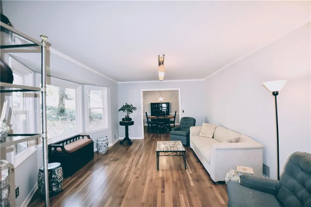 375 Elden Drive, Sandy Springs, Georgia 30342, 3 Bedrooms Bedrooms, ,2 BathroomsBathrooms,Residential,Sold,375 Elden Drive,5867749