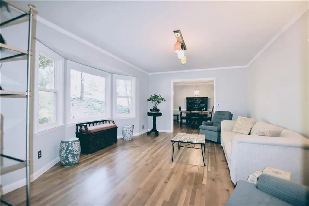 375 Elden Drive, Sandy Springs, Georgia 30342, 3 Bedrooms Bedrooms, ,2 BathroomsBathrooms,Residential,Sold,375 Elden Drive,5867749