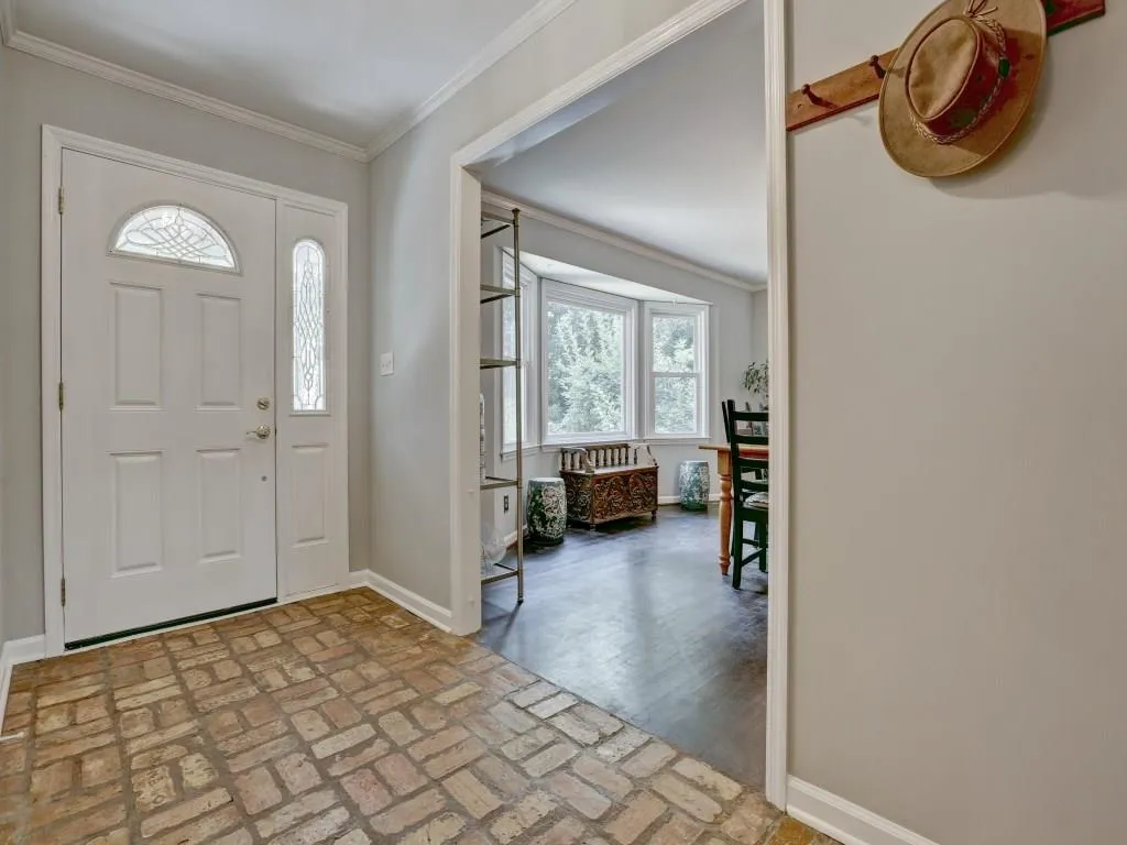375 Elden Drive, Sandy Springs, Georgia 30342, 3 Bedrooms Bedrooms, ,2 BathroomsBathrooms,Residential,Sold,375 Elden Drive,5867749
