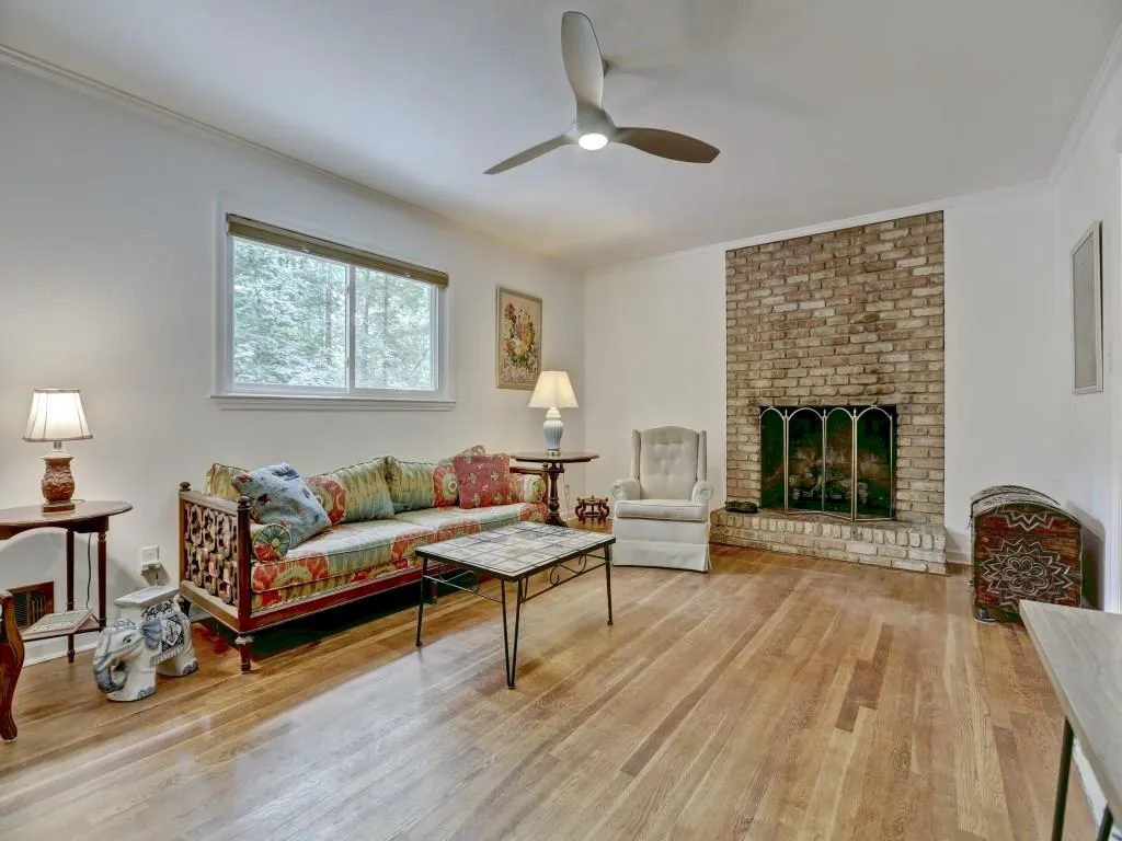 375 Elden Drive, Sandy Springs, Georgia 30342, 3 Bedrooms Bedrooms, ,2 BathroomsBathrooms,Residential,Sold,375 Elden Drive,5867749