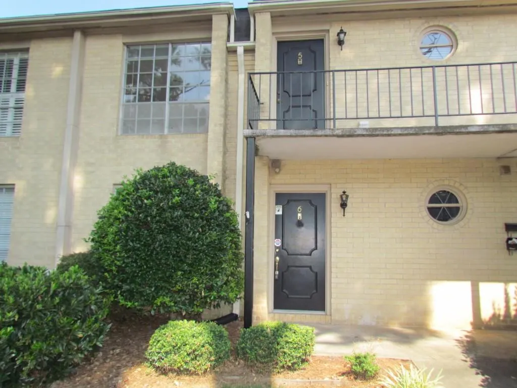 5400 Roswell Road Unit P-6, Atlanta, Georgia 30342, 2 Bedrooms Bedrooms, ,1 BathroomBathrooms,Residential,Sold,5400 Roswell Road Unit P-6,5732938