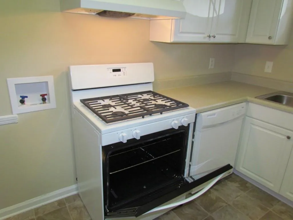 5400 Roswell Road Unit P-6, Atlanta, Georgia 30342, 2 Bedrooms Bedrooms, ,1 BathroomBathrooms,Residential,Sold,5400 Roswell Road Unit P-6,5732938