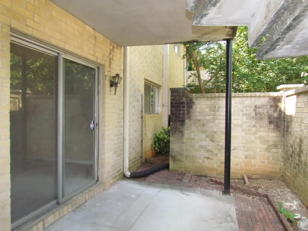 5400 Roswell Road Unit P-6, Atlanta, Georgia 30342, 2 Bedrooms Bedrooms, ,1 BathroomBathrooms,Residential,Sold,5400 Roswell Road Unit P-6,5732938