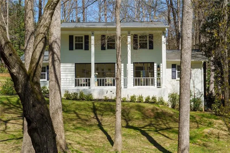 204 Devonwood Drive, Sandy Springs, Georgia 30328, 4 Bedrooms Bedrooms, ,3 BathroomsBathrooms,Residential,For Sale,204 Devonwood Drive,7759078