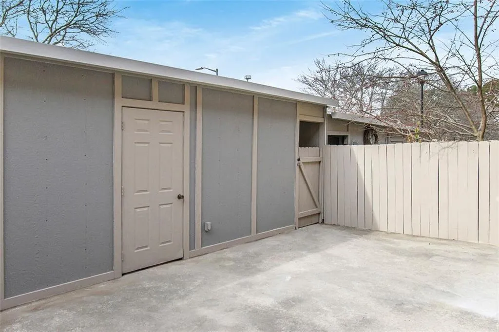 290 Winding River Drive Unit # M, Sandy Springs, Georgia 30350, 2 Bedrooms Bedrooms, ,2 BathroomsBathrooms,Residential,Sold,290 Winding River Drive Unit # M,6980250