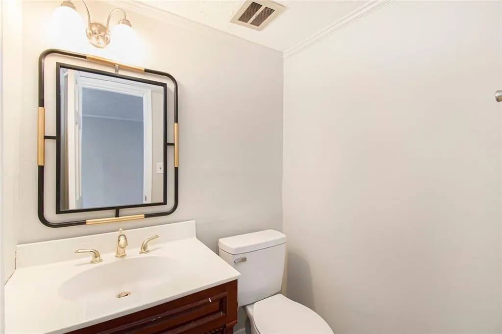 290 Winding River Drive Unit # M, Sandy Springs, Georgia 30350, 2 Bedrooms Bedrooms, ,2 BathroomsBathrooms,Residential,Sold,290 Winding River Drive Unit # M,6980250