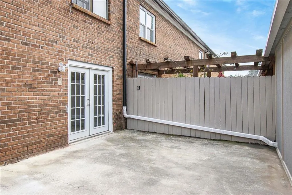 290 Winding River Drive Unit # M, Sandy Springs, Georgia 30350, 2 Bedrooms Bedrooms, ,2 BathroomsBathrooms,Residential,Sold,290 Winding River Drive Unit # M,6980250