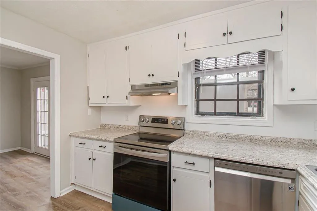 290 Winding River Drive Unit # M, Sandy Springs, Georgia 30350, 2 Bedrooms Bedrooms, ,2 BathroomsBathrooms,Residential,Sold,290 Winding River Drive Unit # M,6980250