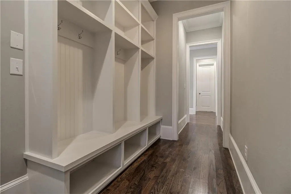 23 Long Island Place, Sandy Springs, Georgia 30328, 4 Bedrooms Bedrooms, ,3 BathroomsBathrooms,Residential,Sold,23 Long Island Place,5667723