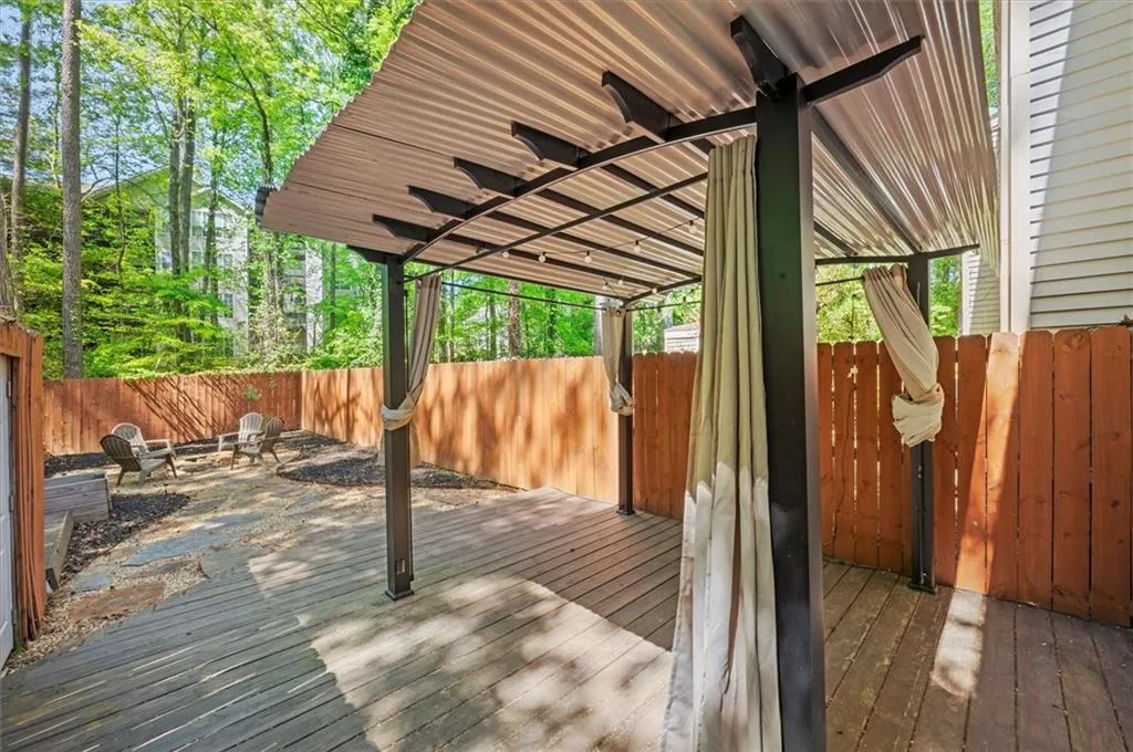 8903 Roberts Drive, Sandy Springs, Georgia 30350, 2 Bedrooms Bedrooms, ,2 BathroomsBathrooms,Residential,Sold,8903 Roberts Drive,7204250
