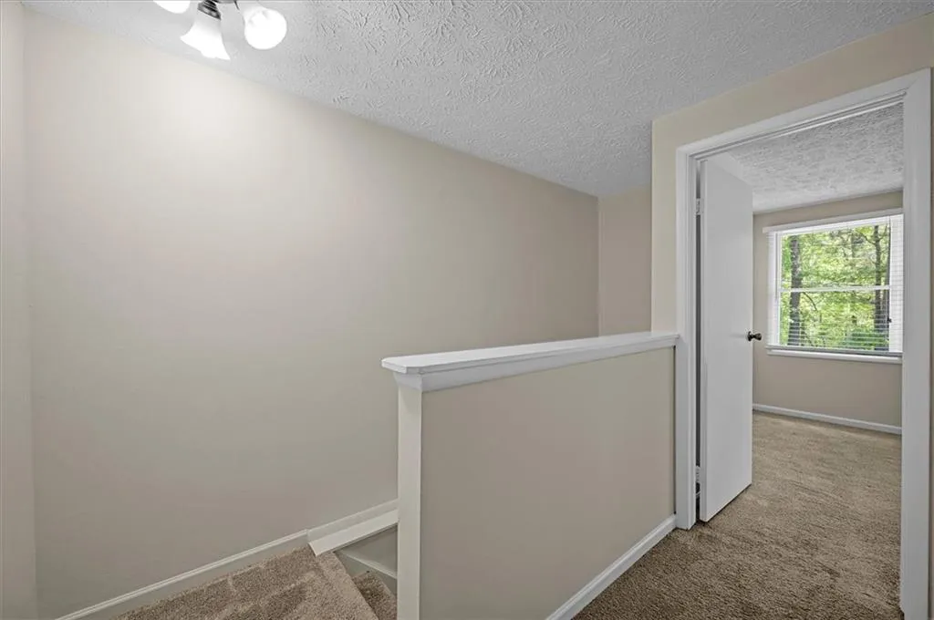 8903 Roberts Drive, Sandy Springs, Georgia 30350, 2 Bedrooms Bedrooms, ,2 BathroomsBathrooms,Residential,Sold,8903 Roberts Drive,7204250