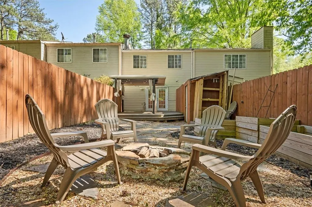8903 Roberts Drive, Sandy Springs, Georgia 30350, 2 Bedrooms Bedrooms, ,2 BathroomsBathrooms,Residential,Sold,8903 Roberts Drive,7204250