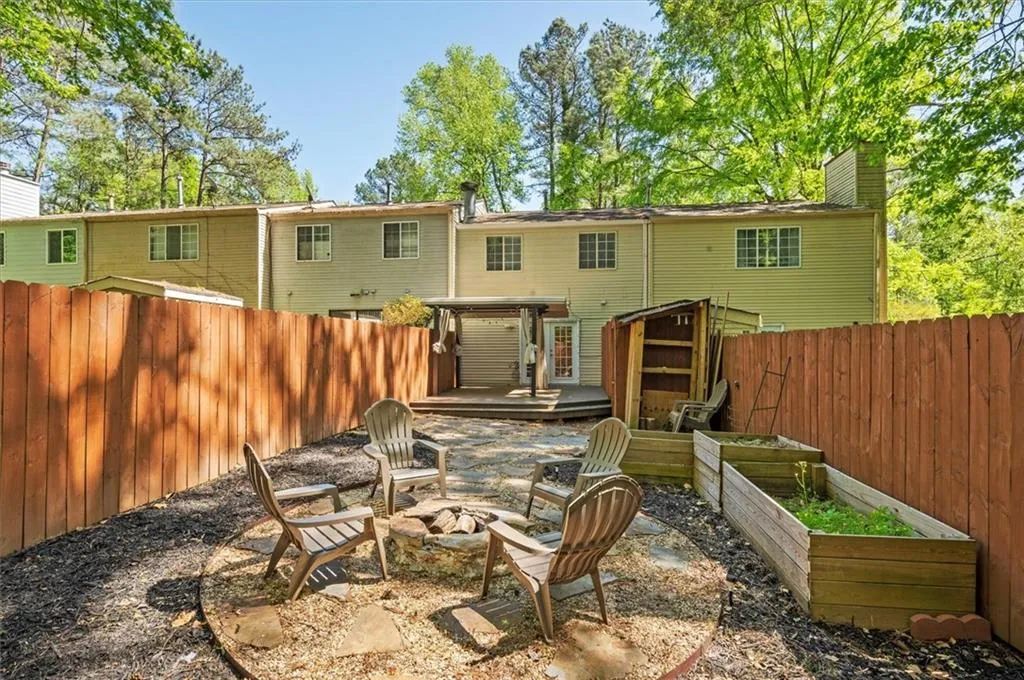 8903 Roberts Drive, Sandy Springs, Georgia 30350, 2 Bedrooms Bedrooms, ,2 BathroomsBathrooms,Residential,Sold,8903 Roberts Drive,7204250