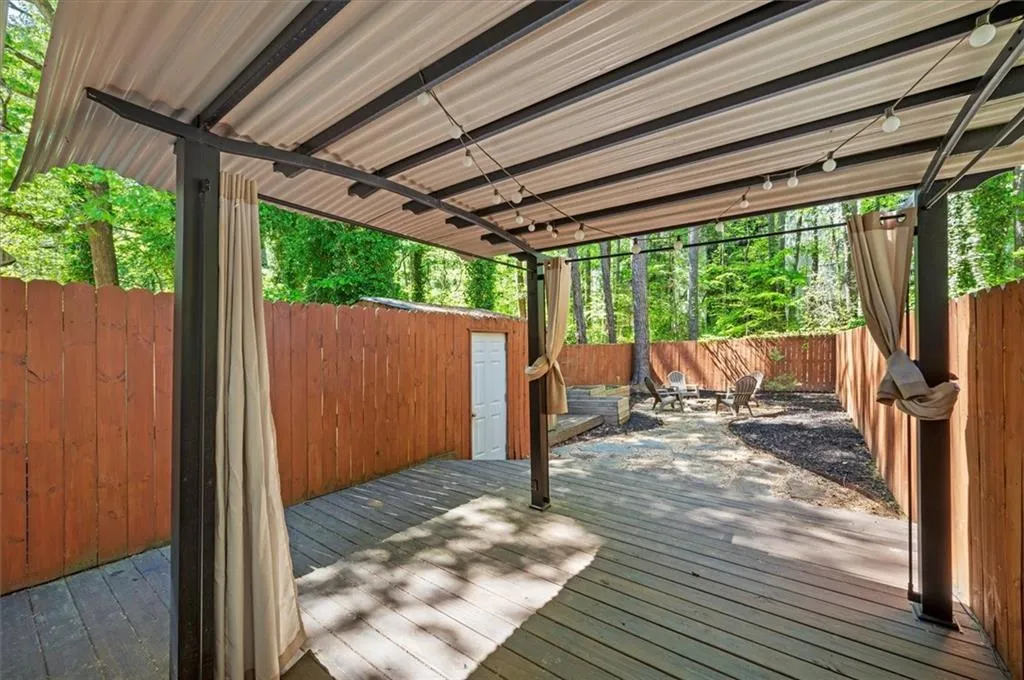8903 Roberts Drive, Sandy Springs, Georgia 30350, 2 Bedrooms Bedrooms, ,2 BathroomsBathrooms,Residential,Sold,8903 Roberts Drive,7204250