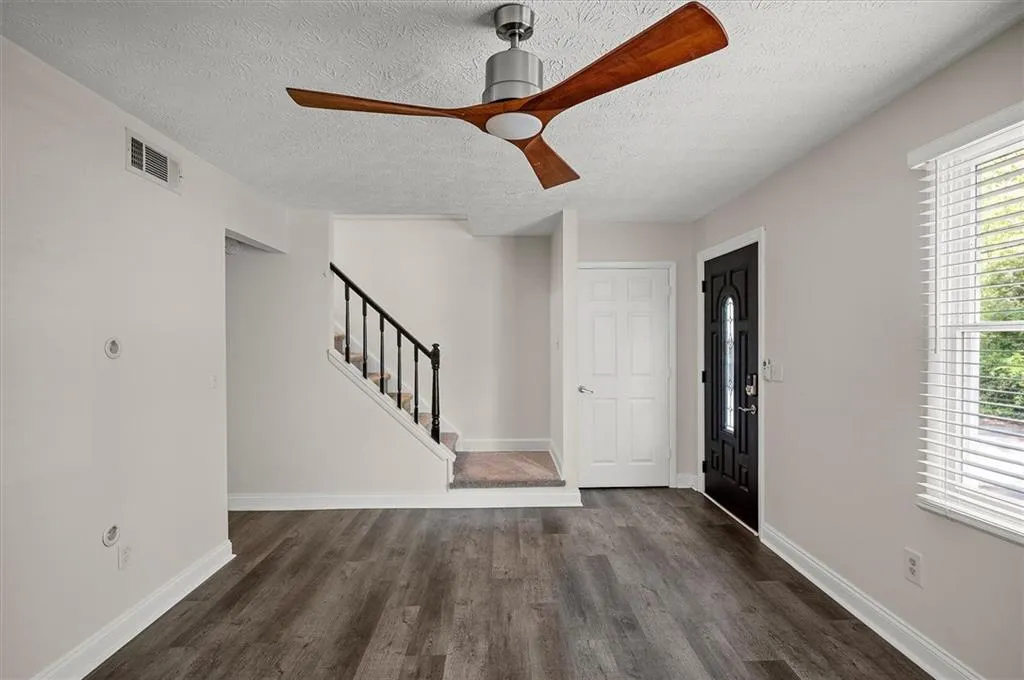 8903 Roberts Drive, Sandy Springs, Georgia 30350, 2 Bedrooms Bedrooms, ,2 BathroomsBathrooms,Residential,Sold,8903 Roberts Drive,7204250