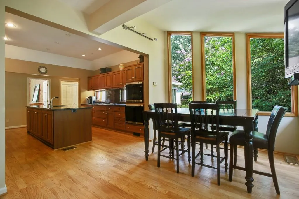 5120 Jett Forest Trail, Atlanta, Georgia 30327, 5 Bedrooms Bedrooms, ,4 BathroomsBathrooms,Residential,Sold,5120 Jett Forest Trail,5731508