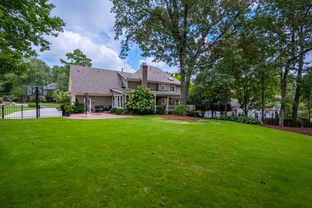 7690 Blandford Place, Sandy Springs, Georgia 30350, 6 Bedrooms Bedrooms, ,5 BathroomsBathrooms,Residential,Sold,7690 Blandford Place,6941847