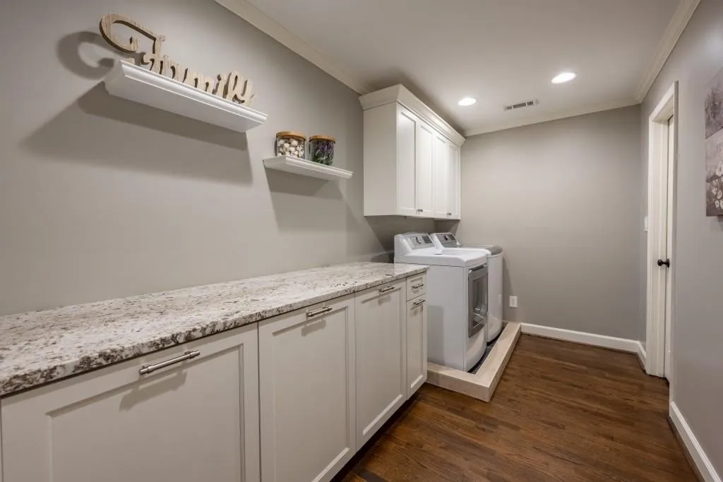 7690 Blandford Place, Sandy Springs, Georgia 30350, 6 Bedrooms Bedrooms, ,5 BathroomsBathrooms,Residential,Sold,7690 Blandford Place,6941847