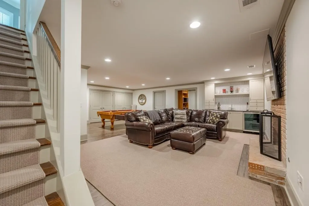 7690 Blandford Place, Sandy Springs, Georgia 30350, 6 Bedrooms Bedrooms, ,5 BathroomsBathrooms,Residential,Sold,7690 Blandford Place,6941847