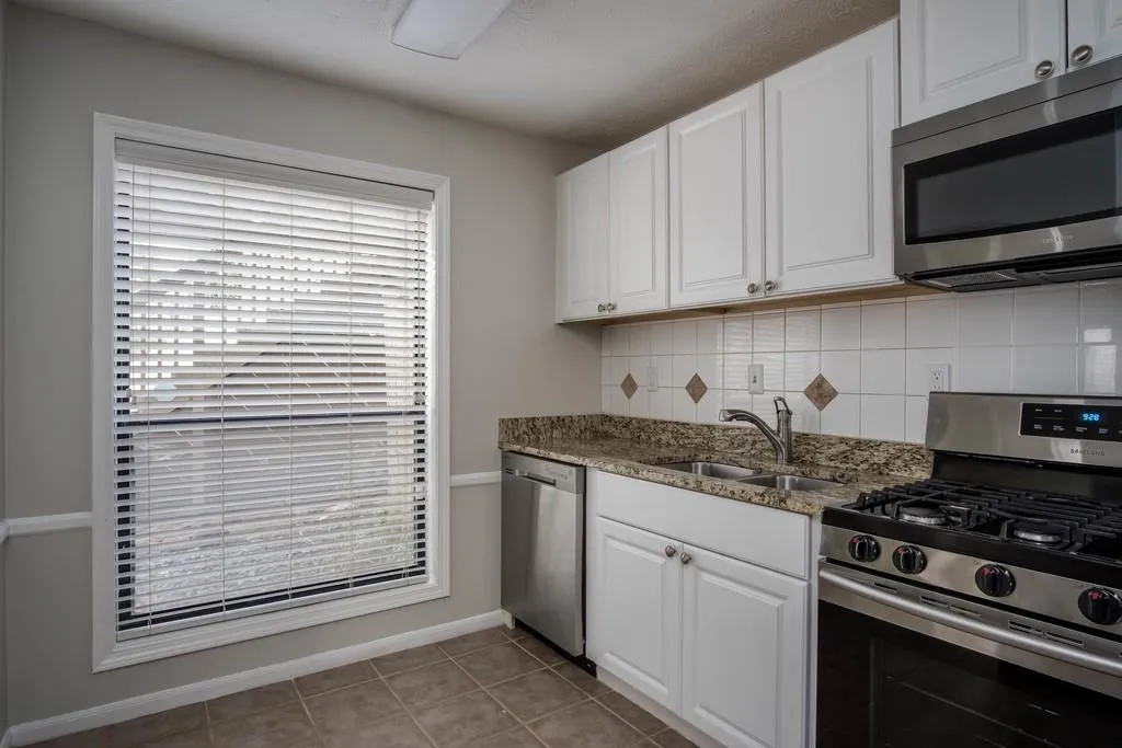 1610 Woodcliff Drive Unit 1610, Atlanta, Georgia 30350, 2 Bedrooms Bedrooms, ,2 BathroomsBathrooms,Residential,Sold,1610 Woodcliff Drive Unit 1610,6511693