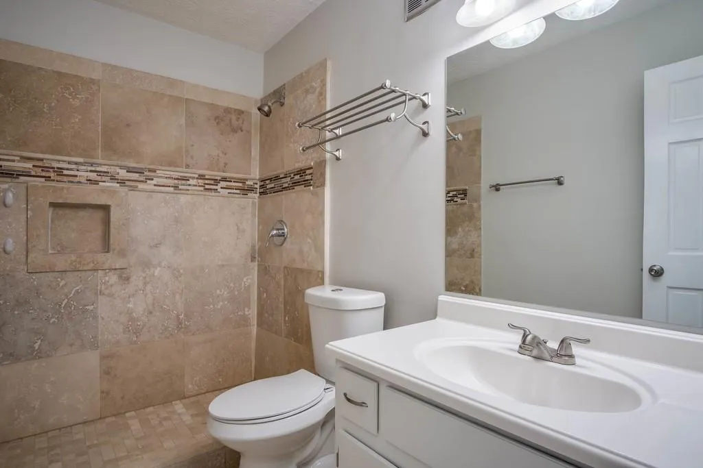 1610 Woodcliff Drive Unit 1610, Atlanta, Georgia 30350, 2 Bedrooms Bedrooms, ,2 BathroomsBathrooms,Residential,Sold,1610 Woodcliff Drive Unit 1610,6511693