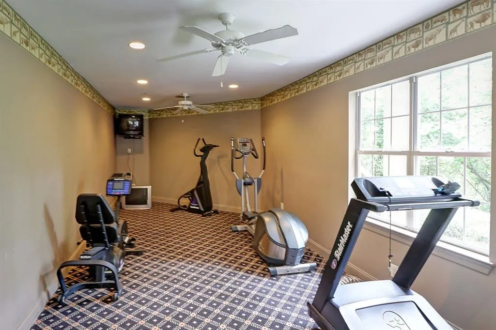 5641 Roswell Road Unit 105, Sandy Springs, Georgia 30342, 2 Bedrooms Bedrooms, ,2 BathroomsBathrooms,Residential,Sold,5641 Roswell Road Unit 105,5860339