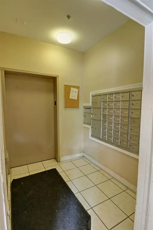 5641 Roswell Road Unit 105, Sandy Springs, Georgia 30342, 2 Bedrooms Bedrooms, ,2 BathroomsBathrooms,Residential,Sold,5641 Roswell Road Unit 105,5860339