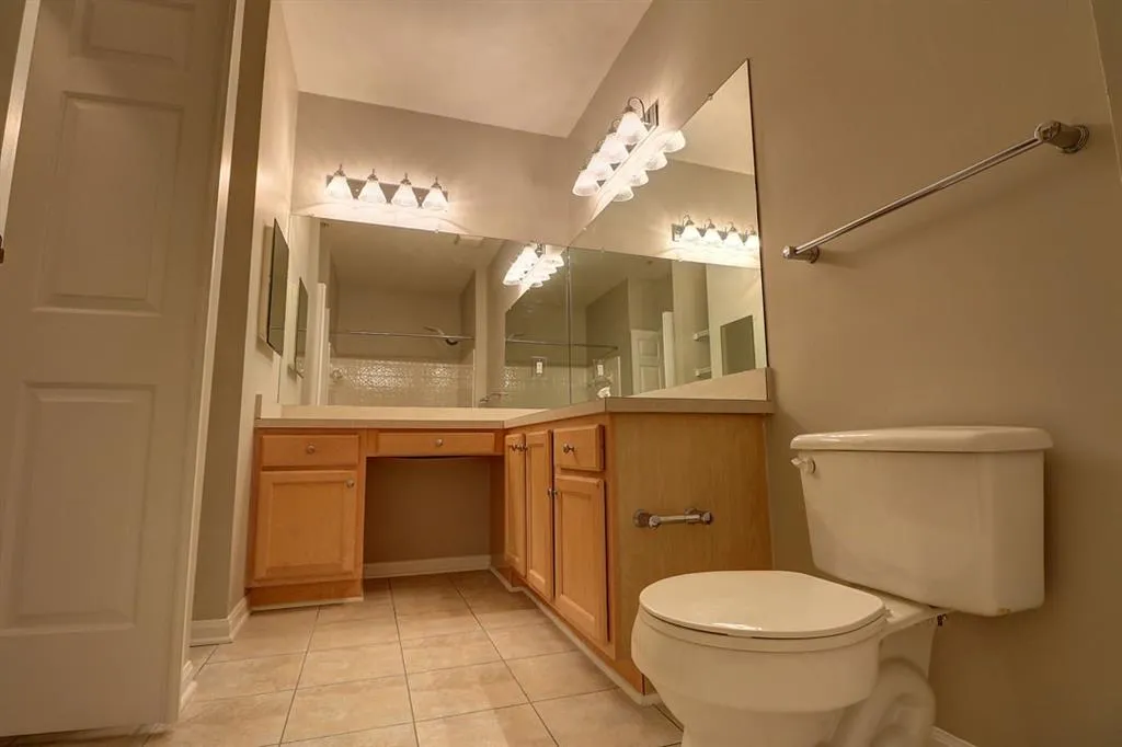 5641 Roswell Road Unit 105, Sandy Springs, Georgia 30342, 2 Bedrooms Bedrooms, ,2 BathroomsBathrooms,Residential,Sold,5641 Roswell Road Unit 105,5860339