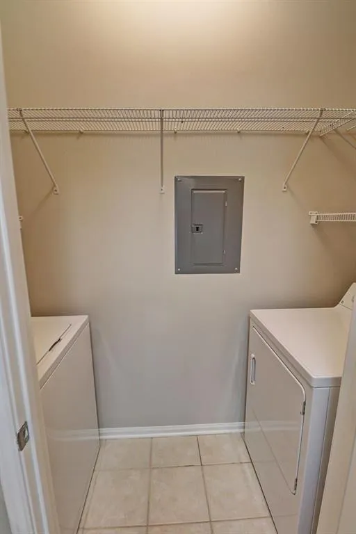 5641 Roswell Road Unit 105, Sandy Springs, Georgia 30342, 2 Bedrooms Bedrooms, ,2 BathroomsBathrooms,Residential,Sold,5641 Roswell Road Unit 105,5860339