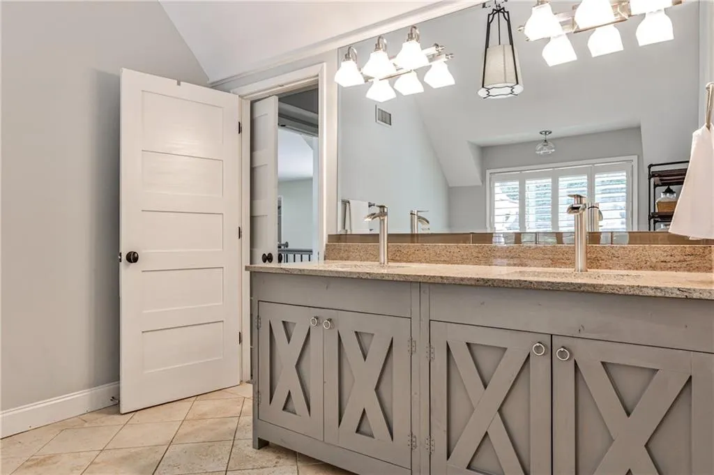 5755 Heards Forest Drive, Atlanta, Georgia 30328, 5 Bedrooms Bedrooms, ,5 BathroomsBathrooms,Residential,For Sale,5755 Heards Forest Drive,7598599