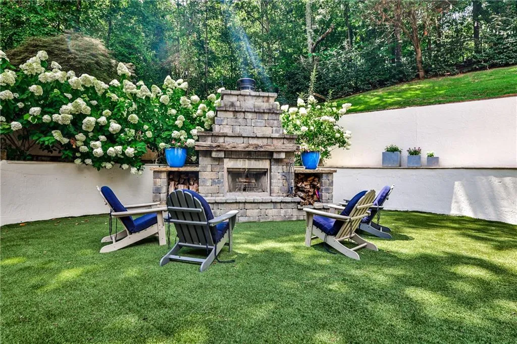 5755 Heards Forest Drive, Atlanta, Georgia 30328, 5 Bedrooms Bedrooms, ,5 BathroomsBathrooms,Residential,For Sale,5755 Heards Forest Drive,7598599