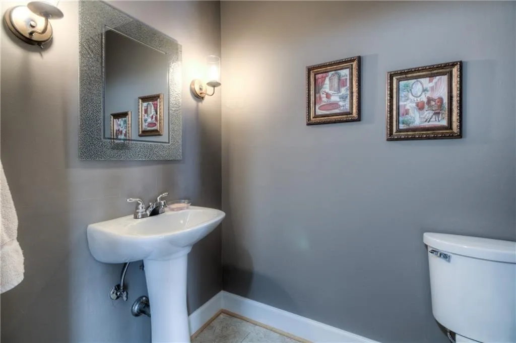 6520 Roswell Road Unit 89, Atlanta, Georgia 30328, 2 Bedrooms Bedrooms, ,1 BathroomBathrooms,Residential,Sold,6520 Roswell Road Unit 89,5918620