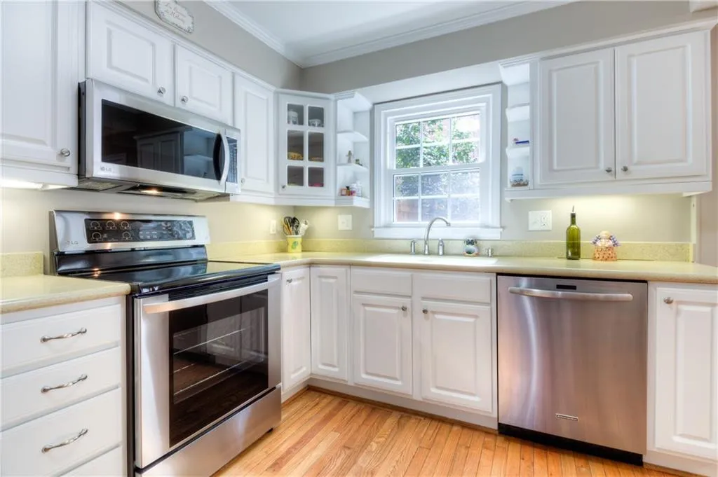 6520 Roswell Road Unit 89, Atlanta, Georgia 30328, 2 Bedrooms Bedrooms, ,1 BathroomBathrooms,Residential,Sold,6520 Roswell Road Unit 89,5918620