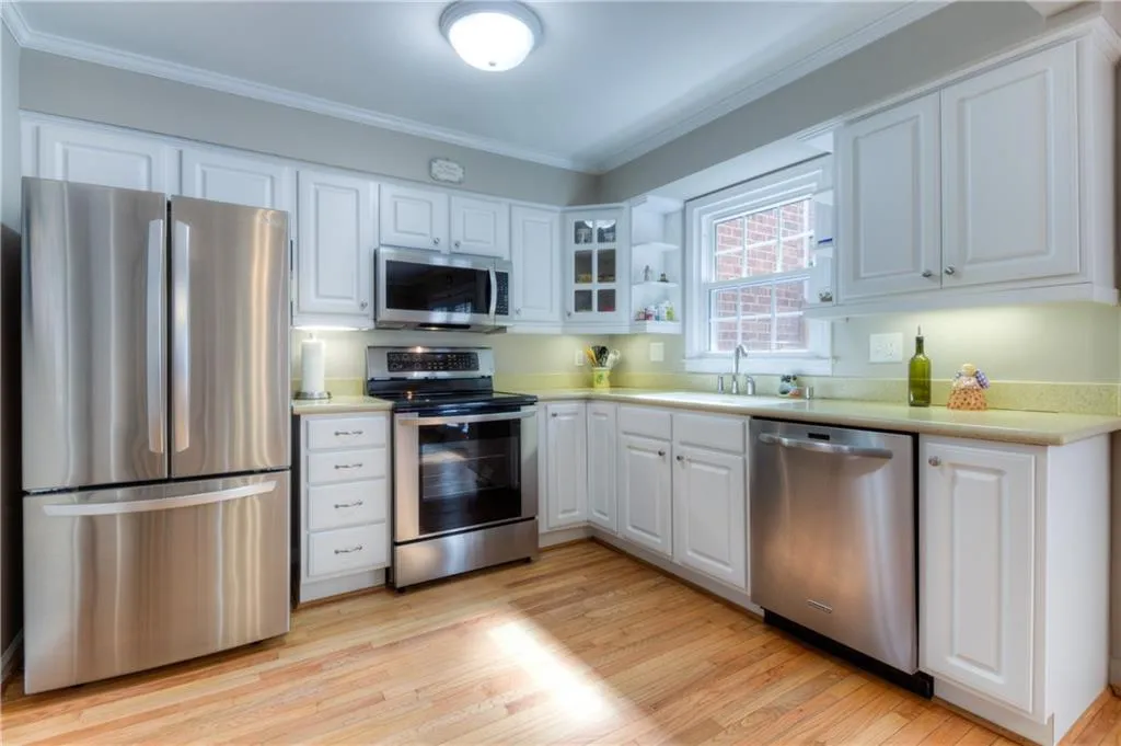 6520 Roswell Road Unit 89, Atlanta, Georgia 30328, 2 Bedrooms Bedrooms, ,1 BathroomBathrooms,Residential,Sold,6520 Roswell Road Unit 89,5918620