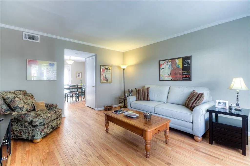 6520 Roswell Road Unit 89, Atlanta, Georgia 30328, 2 Bedrooms Bedrooms, ,1 BathroomBathrooms,Residential,Sold,6520 Roswell Road Unit 89,5918620