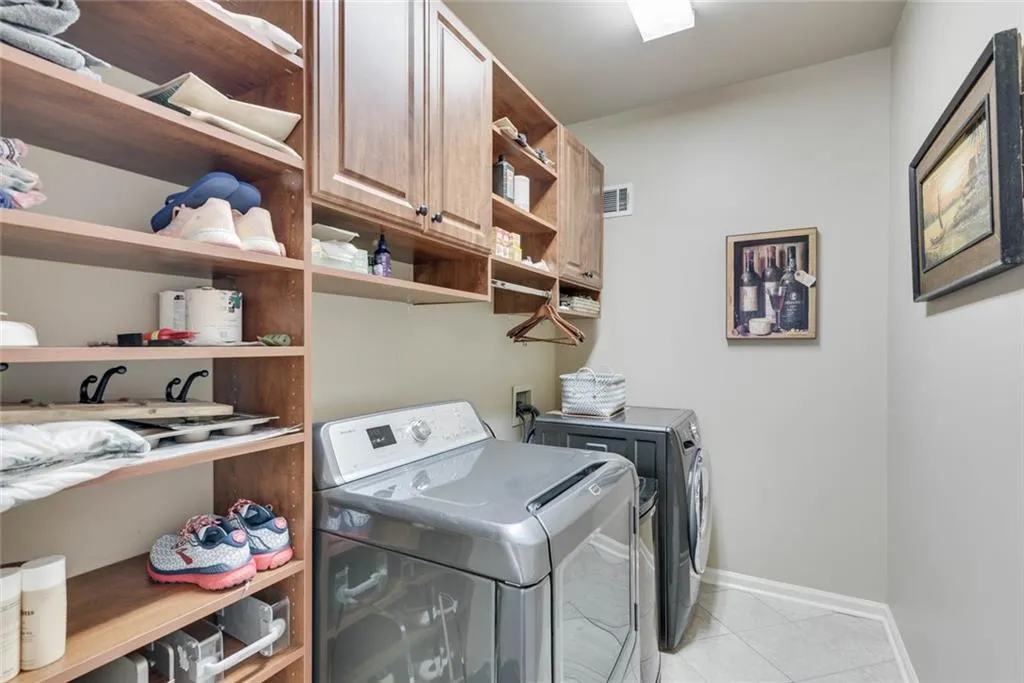 35 Westfair Court, Atlanta, Georgia 30328, 3 Bedrooms Bedrooms, ,2 BathroomsBathrooms,Residential,Sold,35 Westfair Court,6963428